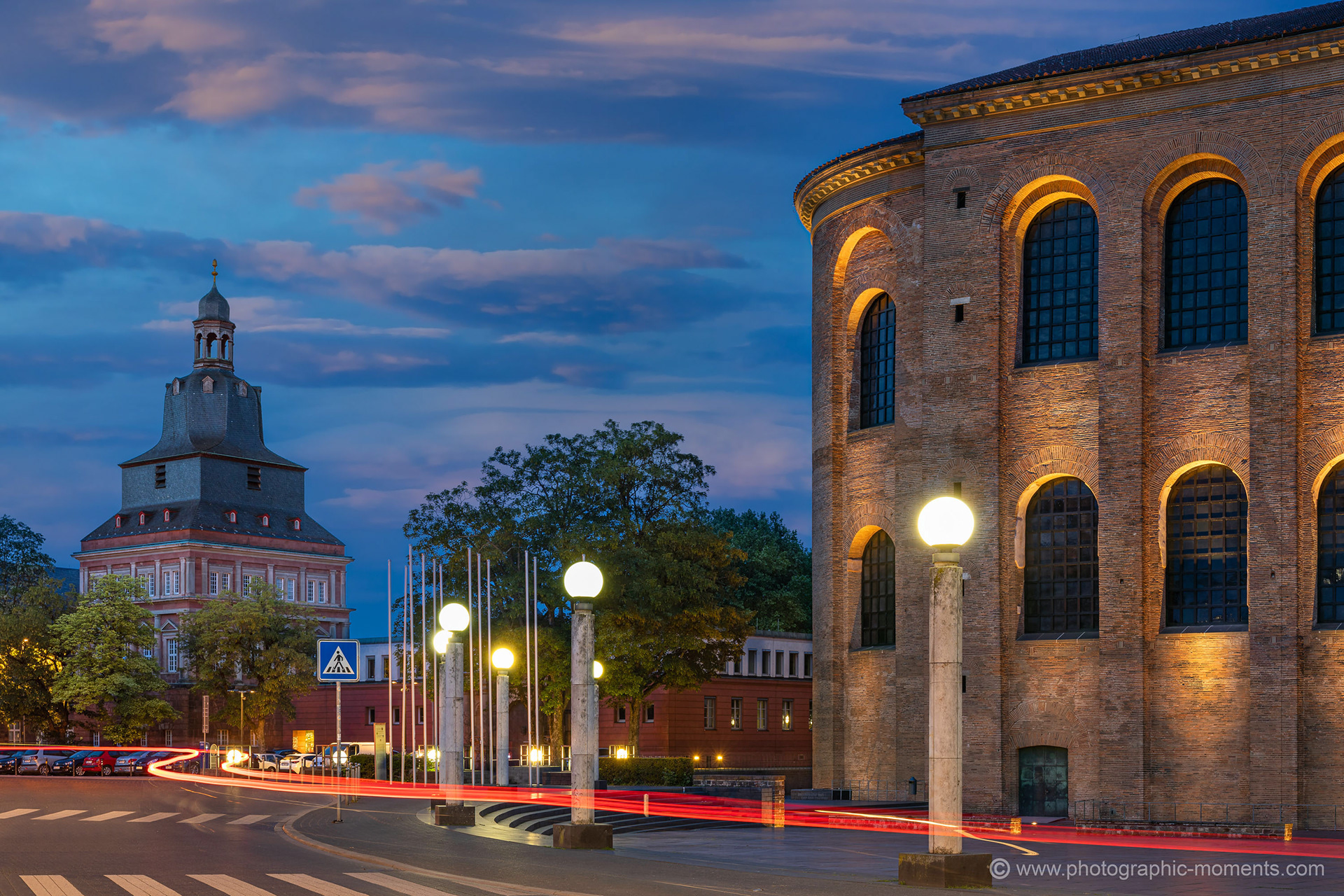 Basilika und "Roter Turm"/ Trier