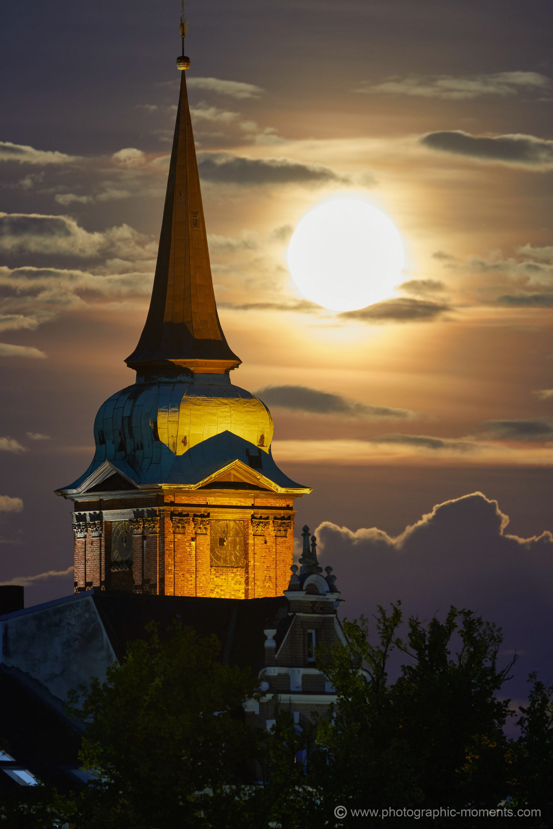 Vollmond über Schwerin