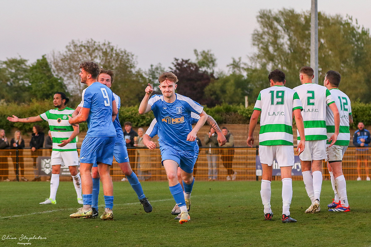 Clive Stapleton Photography - Football Photography