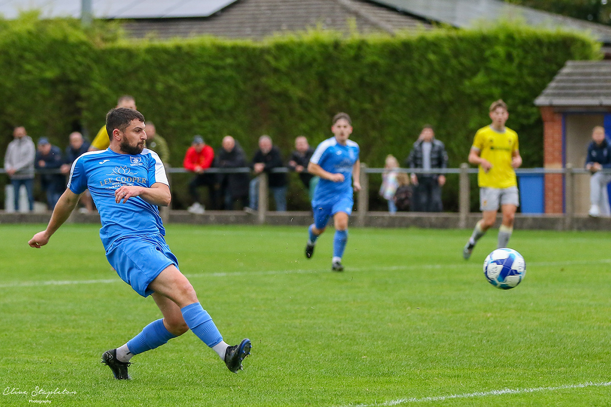 Clive Stapleton Photography - Football Photography