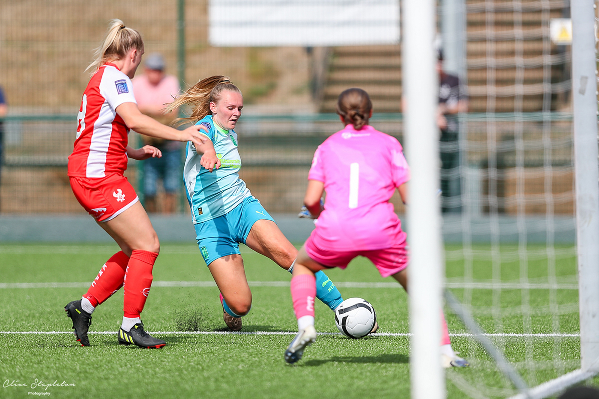 Clive Stapleton Photography - Football Photography