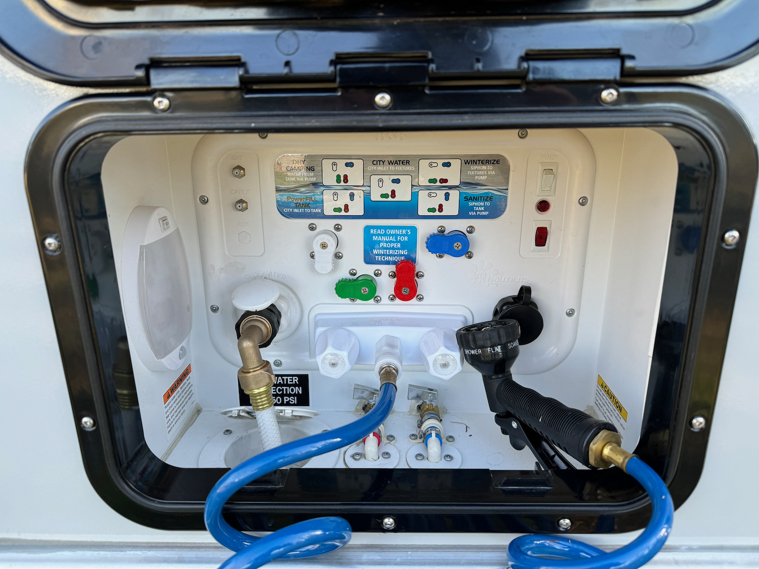 Nautilus Water Control with Outdoor Shower