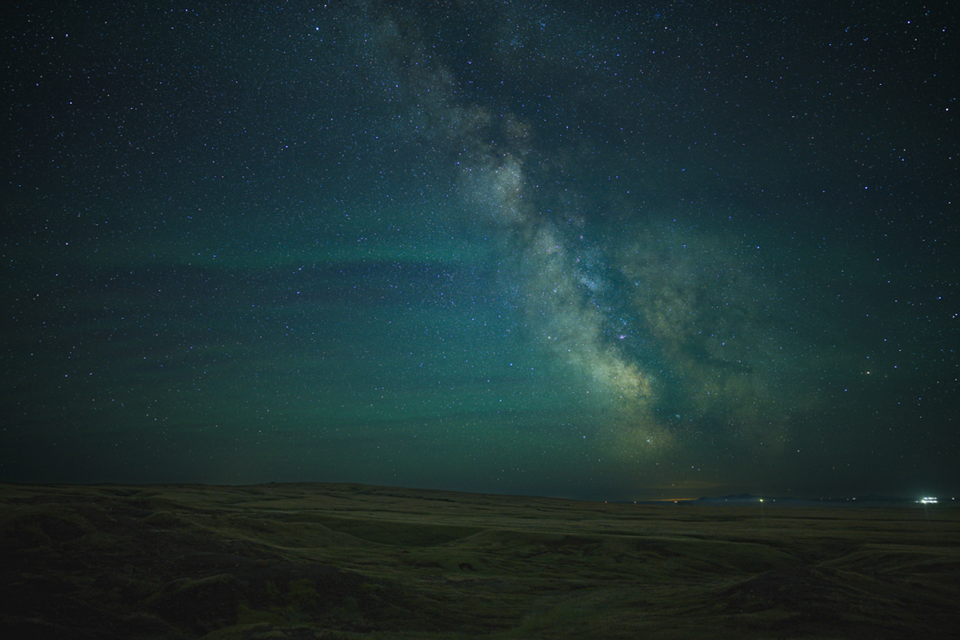 Milky way over Rock Coulee Natural Area in southern Alberta