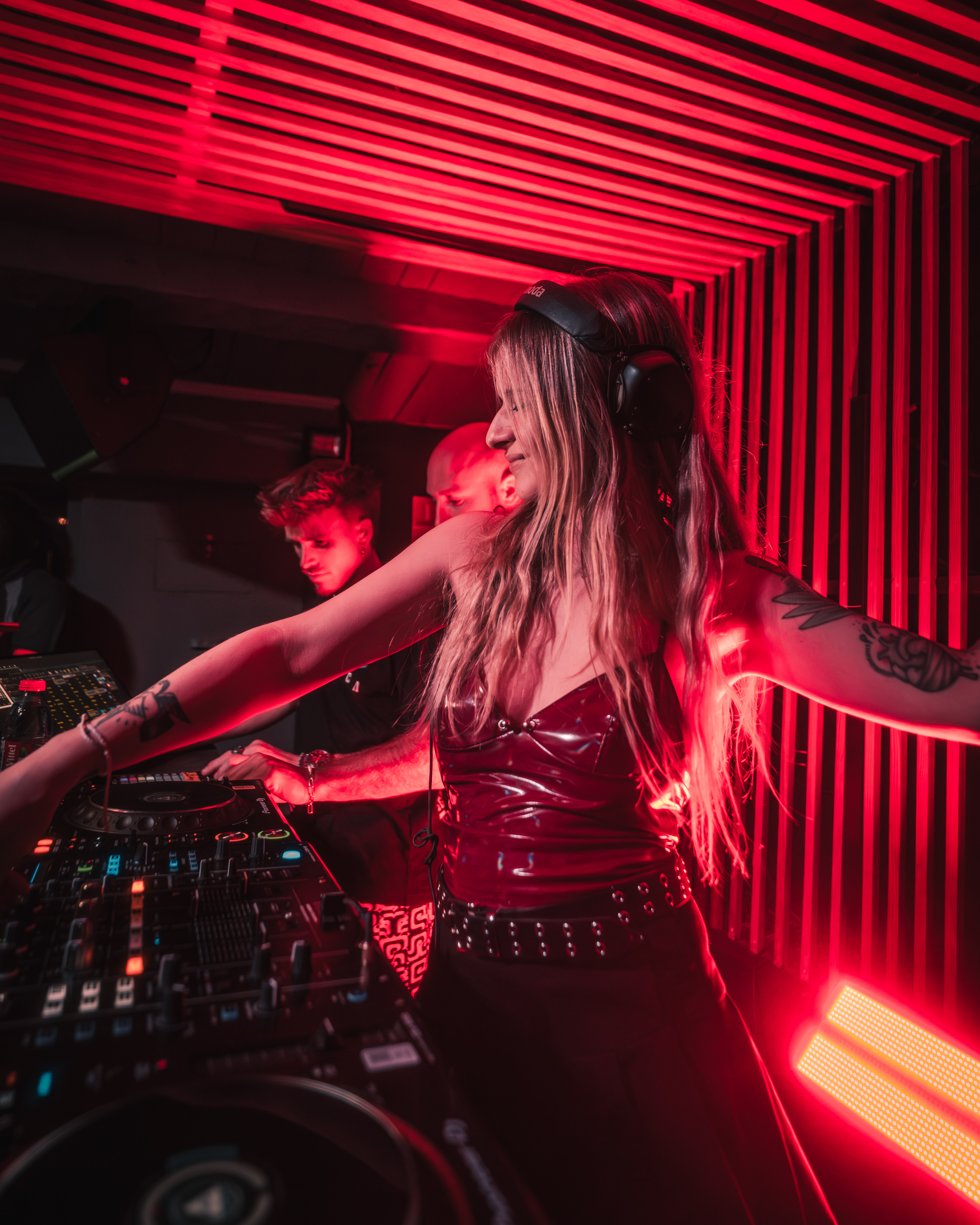 VENGA - LES ÉCLUSES