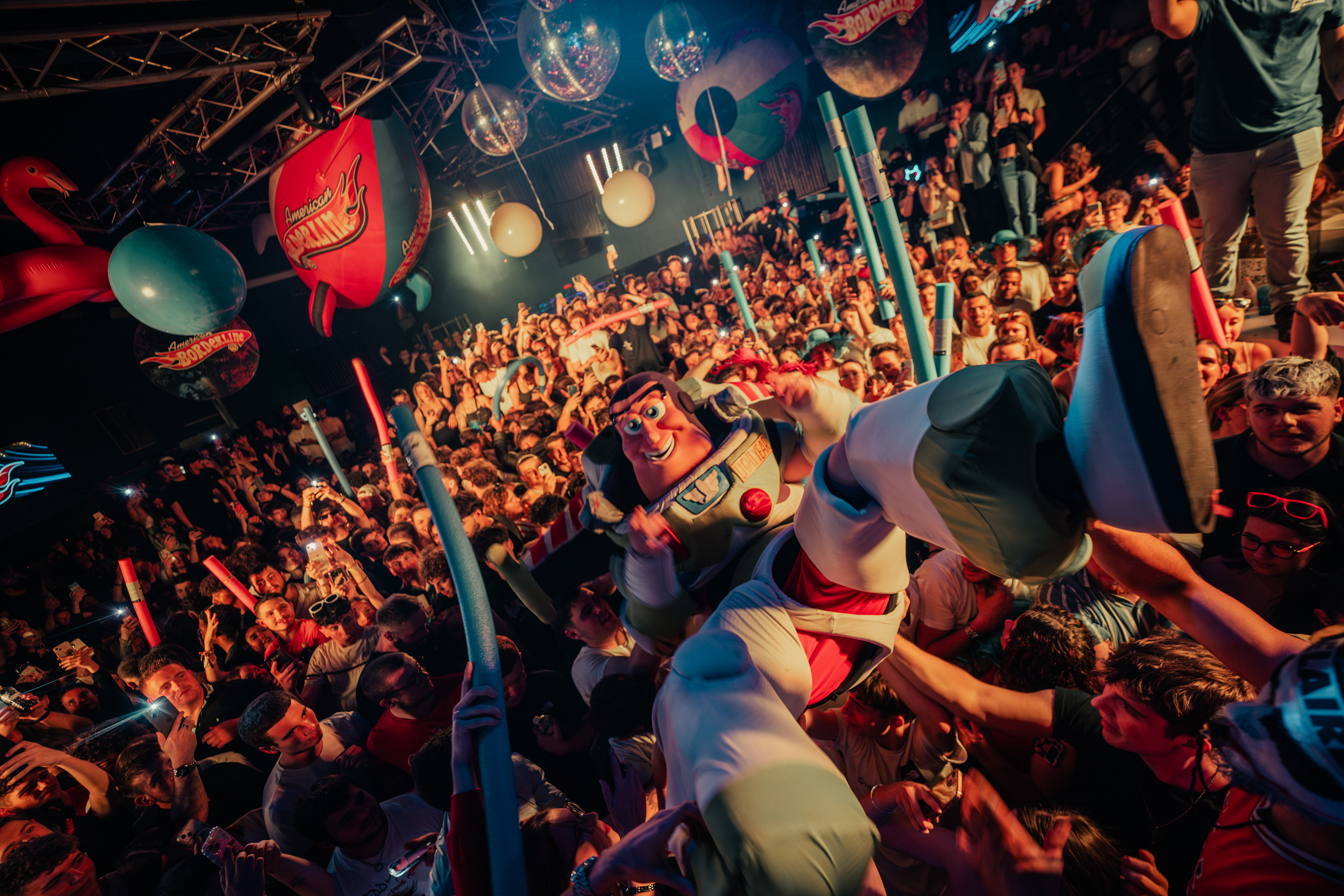 AMERICAN BORDERLINE - SAINTES VEGAS 