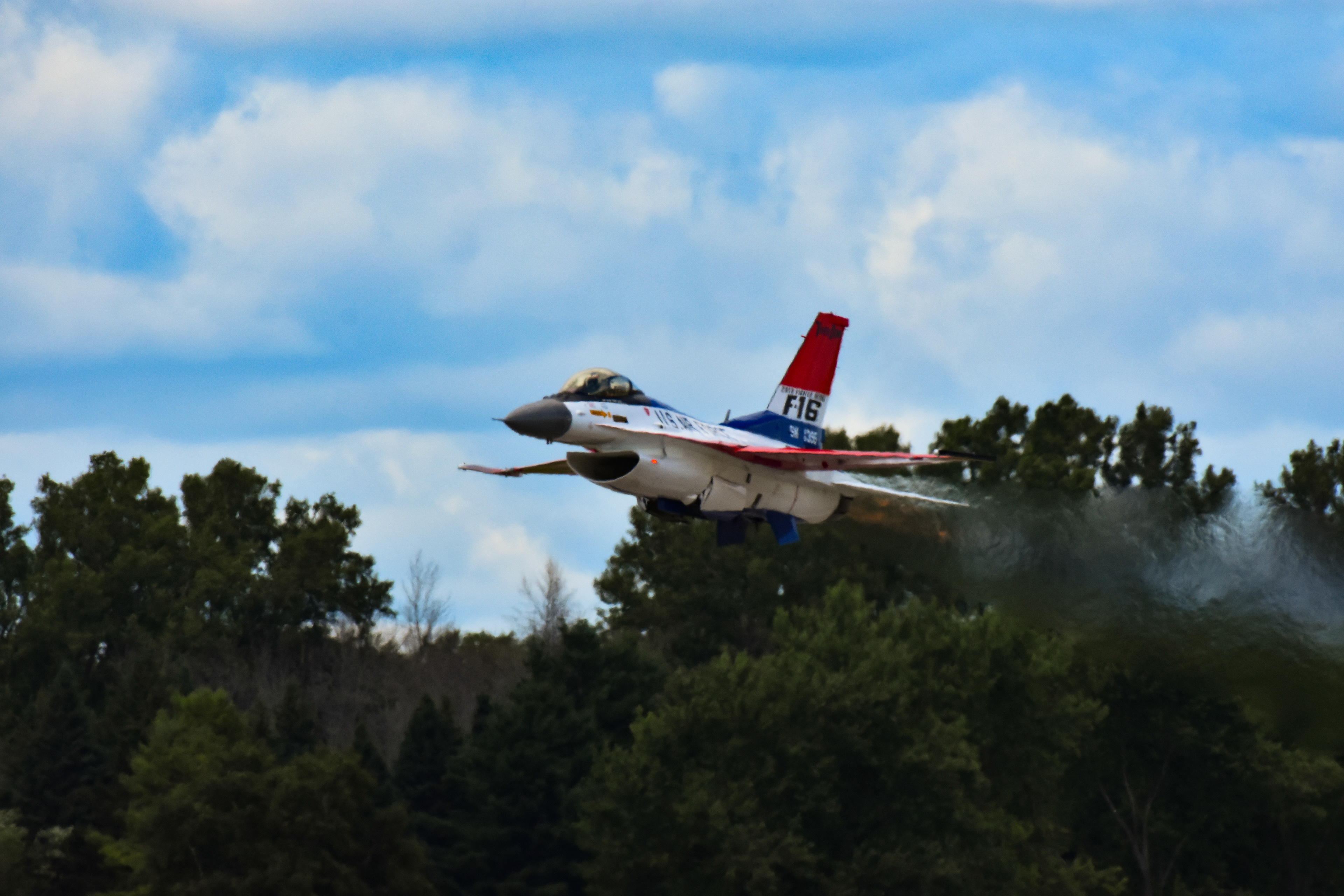 F-16 Demonstration Fighter Flyby