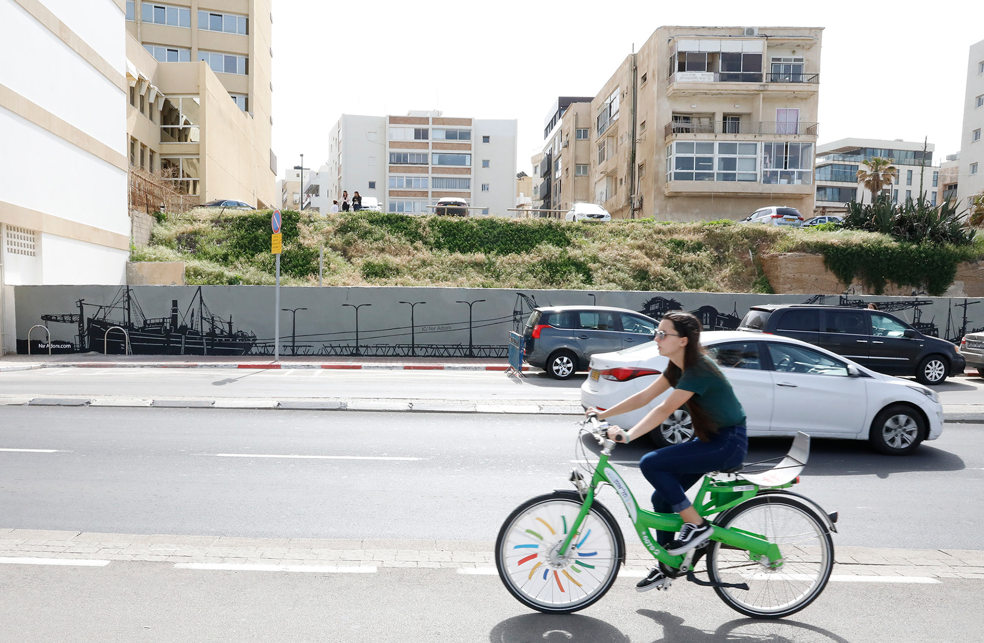 Anchoring | 2019 | Industrial paint | 47x2 meter | Photography: Yael Tsur