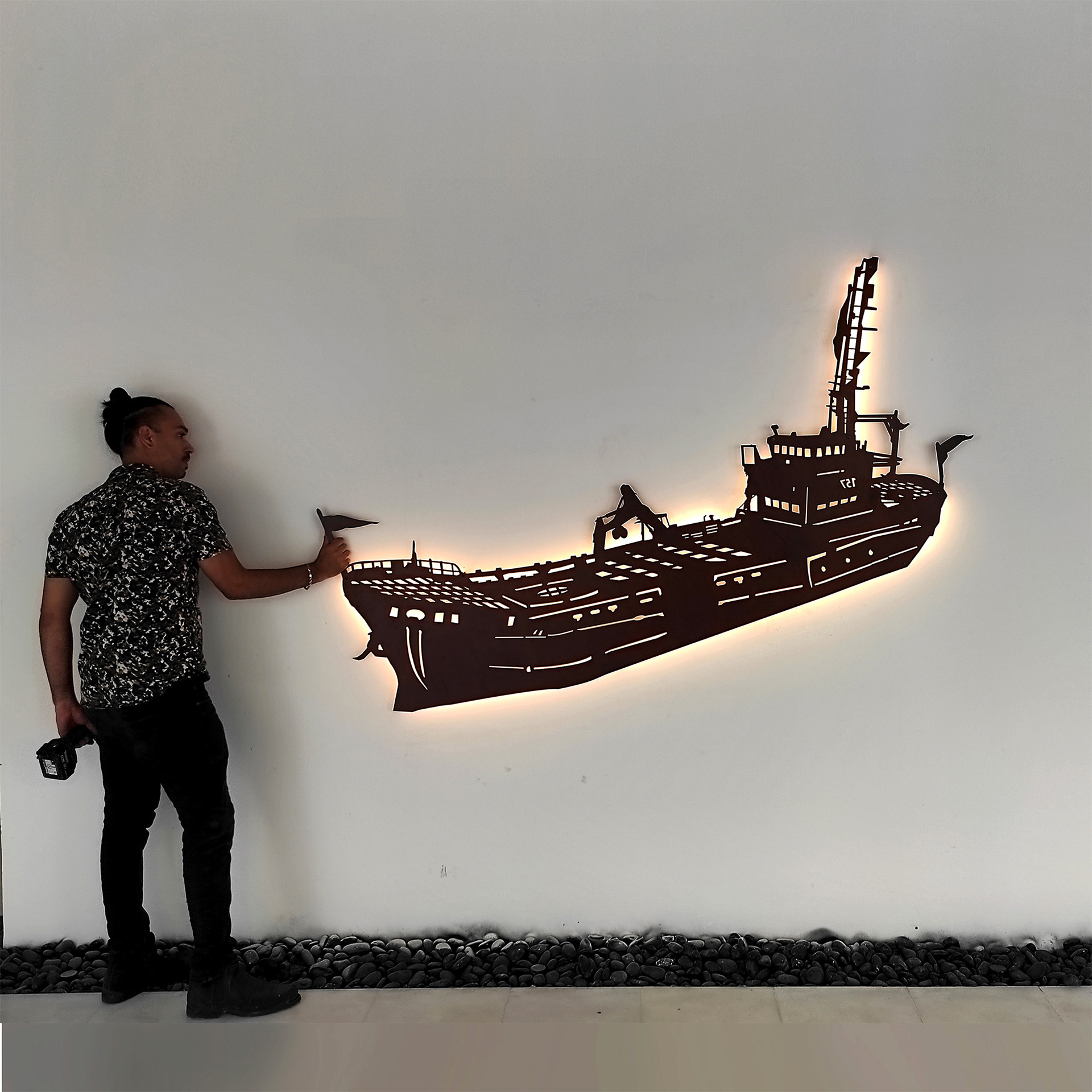 Hayarkon 38 | 2023 | Ship No 157, metal, led lights | 210x57 cm