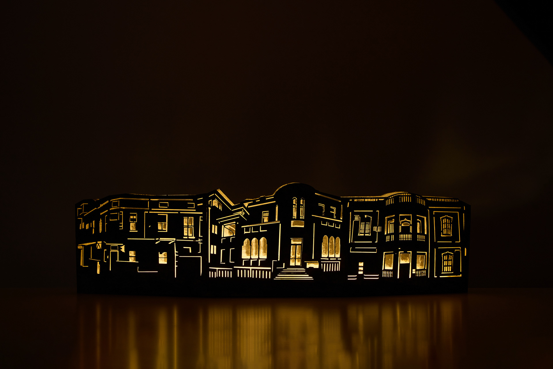 Eclectic no3 | 2018 | Cardboard, laser cutting, LED lights, acrylic paint | 100x25x10 cm