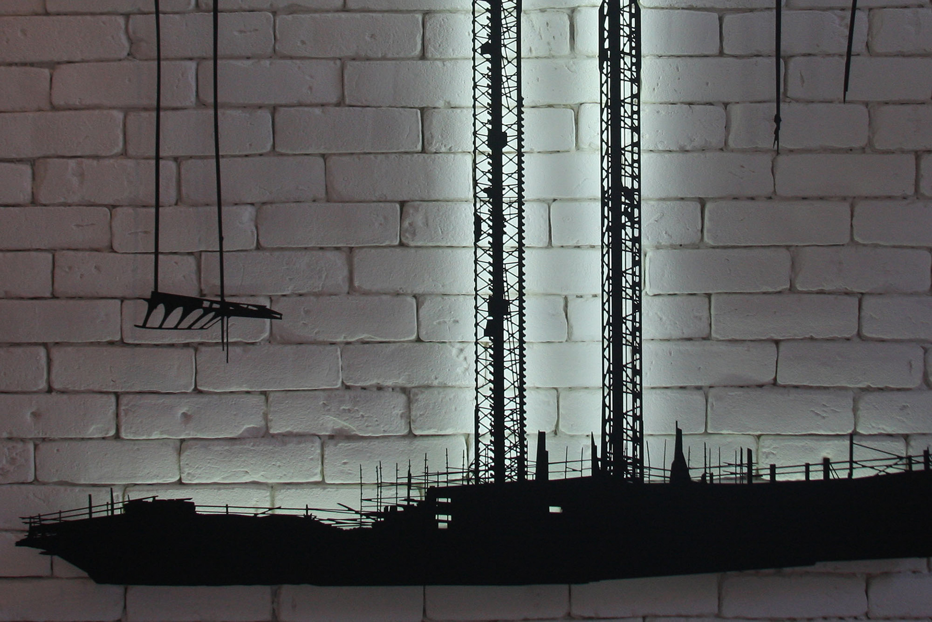 Humming | detail | 2014 | metal, laser cutting, LED lights, industrial paint | 155x123 cm