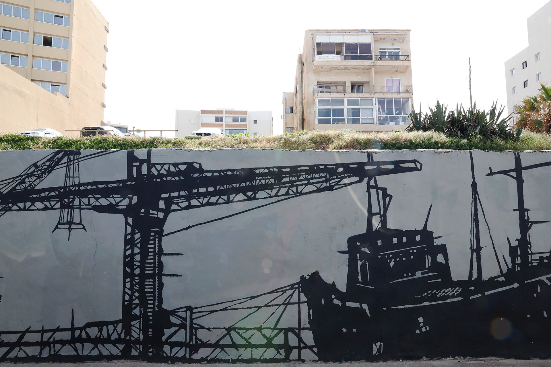 Anchoring | 2019 | Industrial paint | 47x2 meter | Photography: Yael Tsur