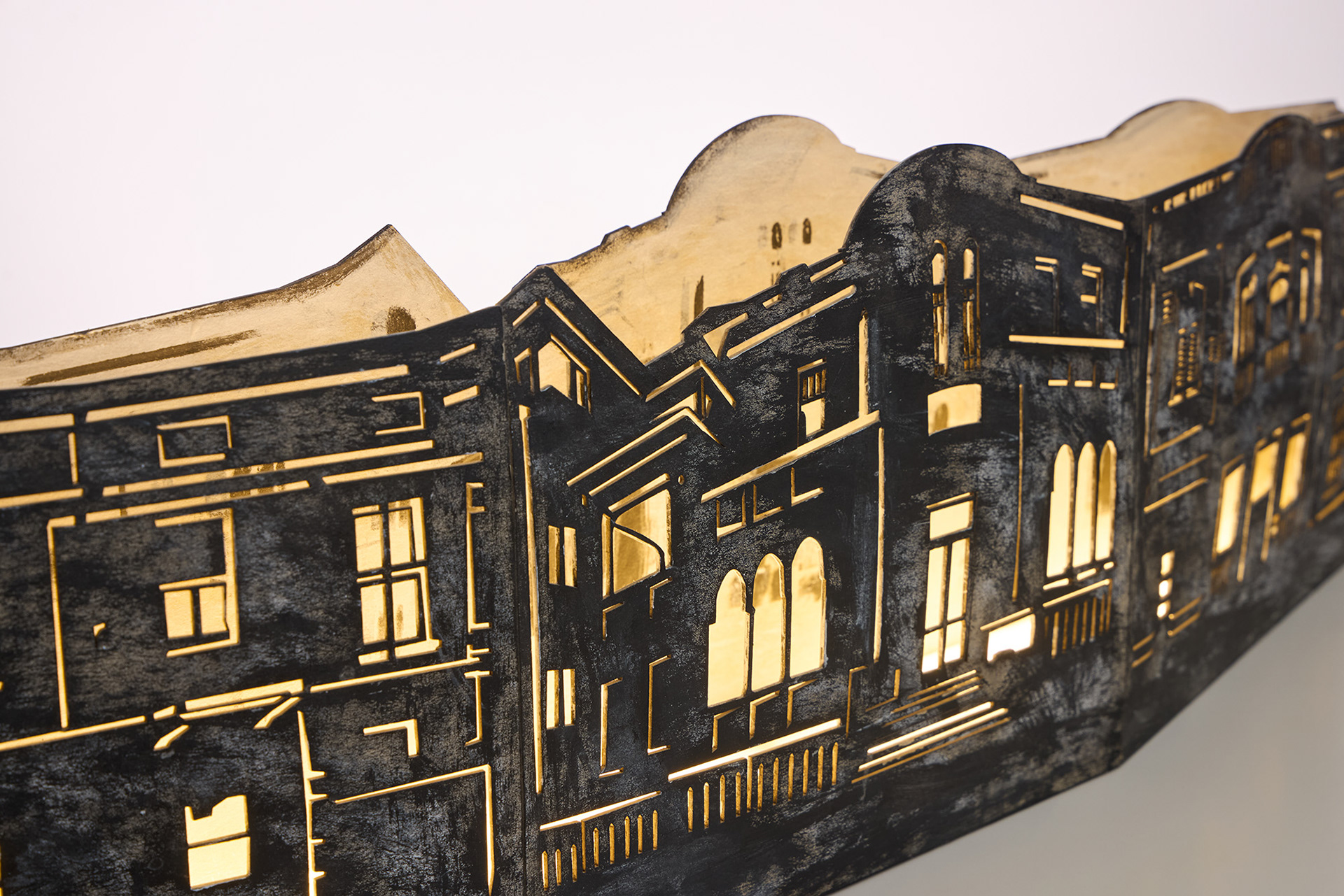 Eclectic no3 | 2018 | Cardboard, laser cutting, LED lights, acrylic paint | 100x25x10 cm