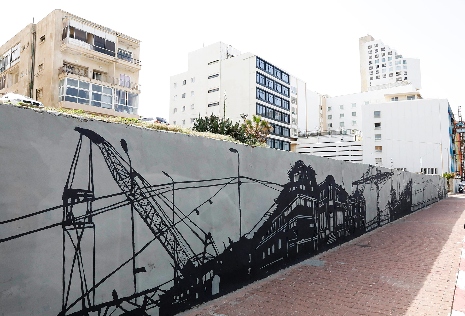 Anchoring | 2019 | Industrial paint | 47x2 meter | Photography: Yael Tsur