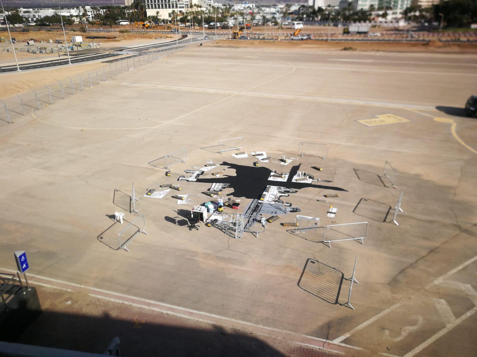 Shifting | work in progress | 2021 | Eilat's deserted Airport Runway exhibition | Industrial paint | 11x11m