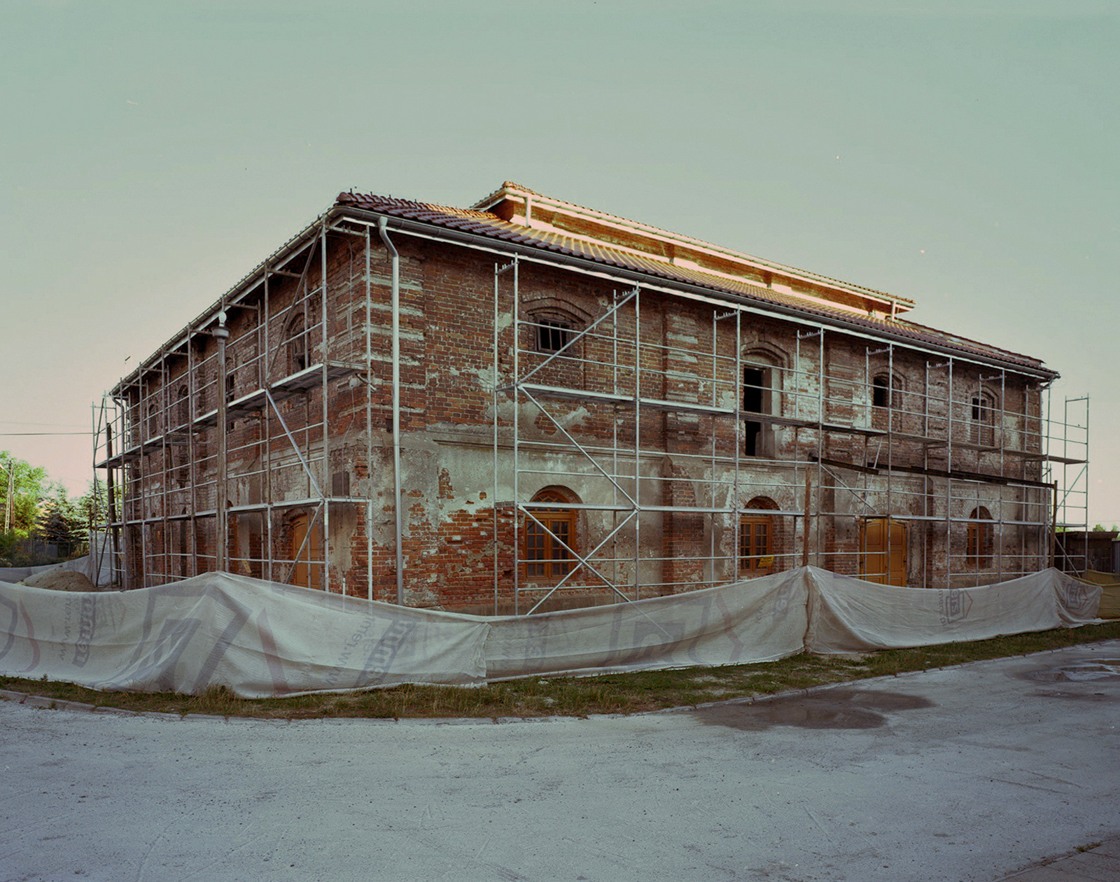 Partly renovated synagogue, Cieszanów