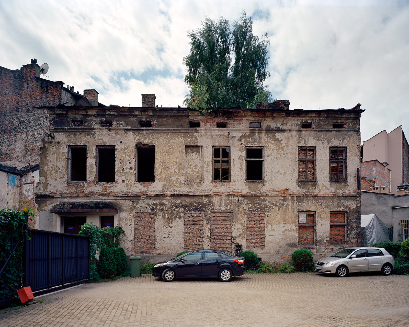 Ruins of a beis medrash, Przemyśl