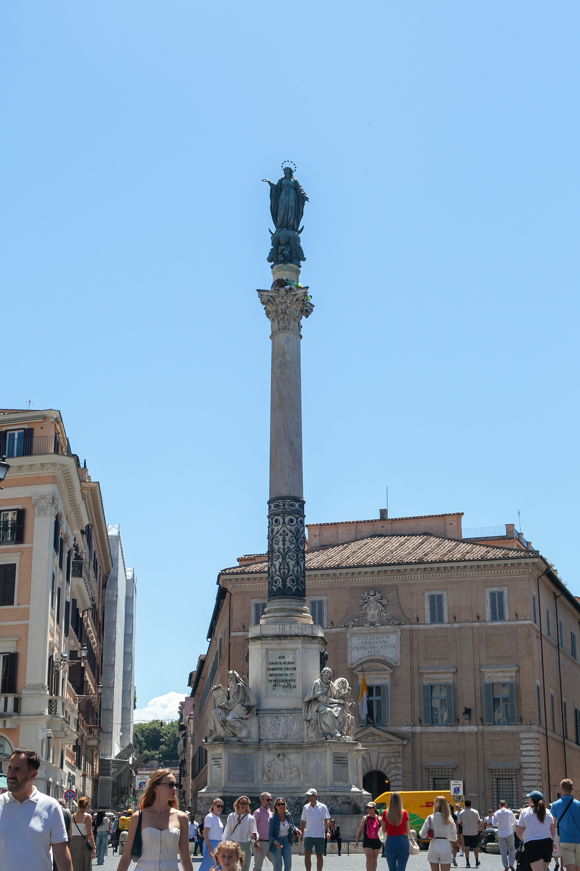Column of the Immaculate Conception, Piazza Mignanelli