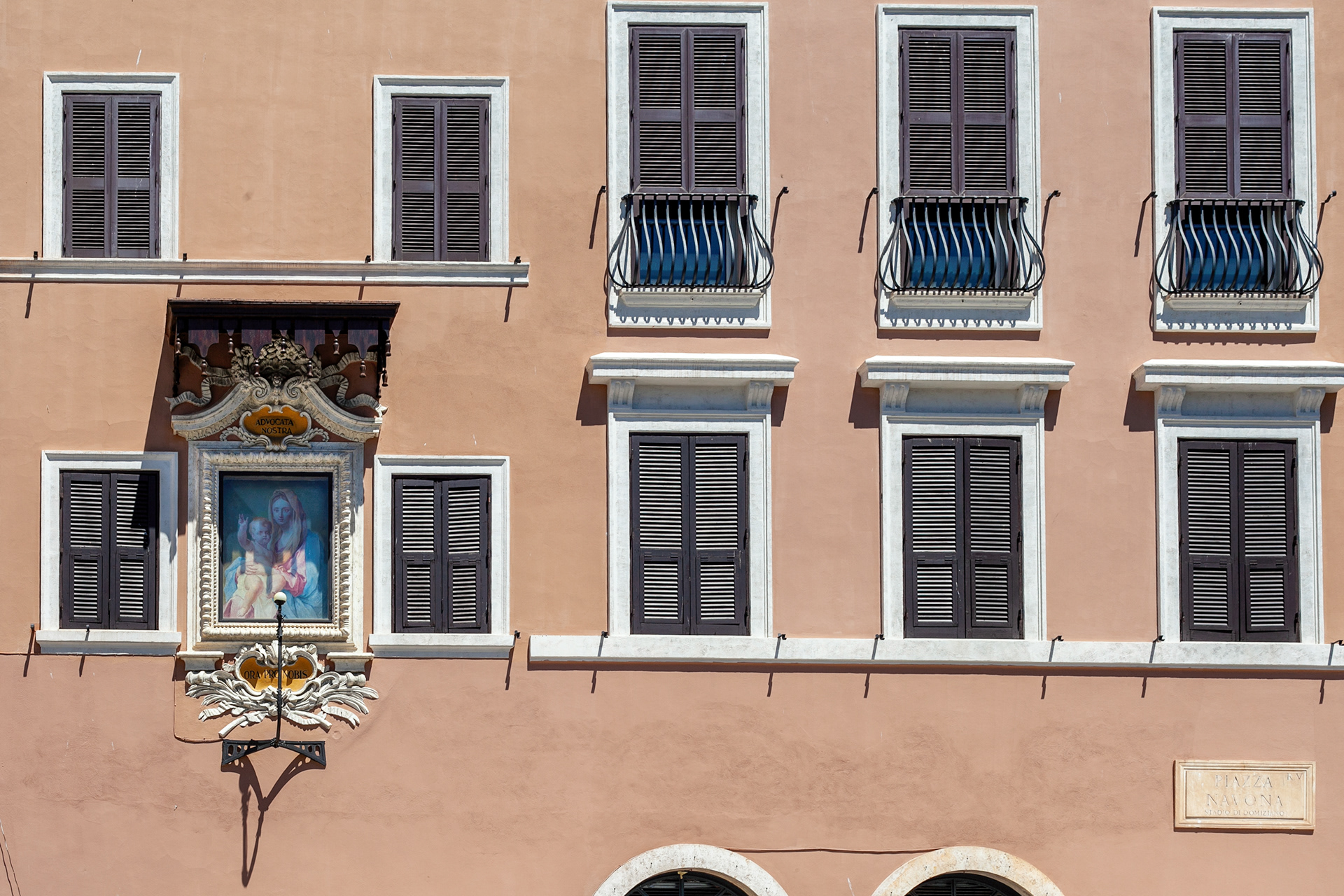 A "Madonnelle" are shrines to Mary found all over Rome