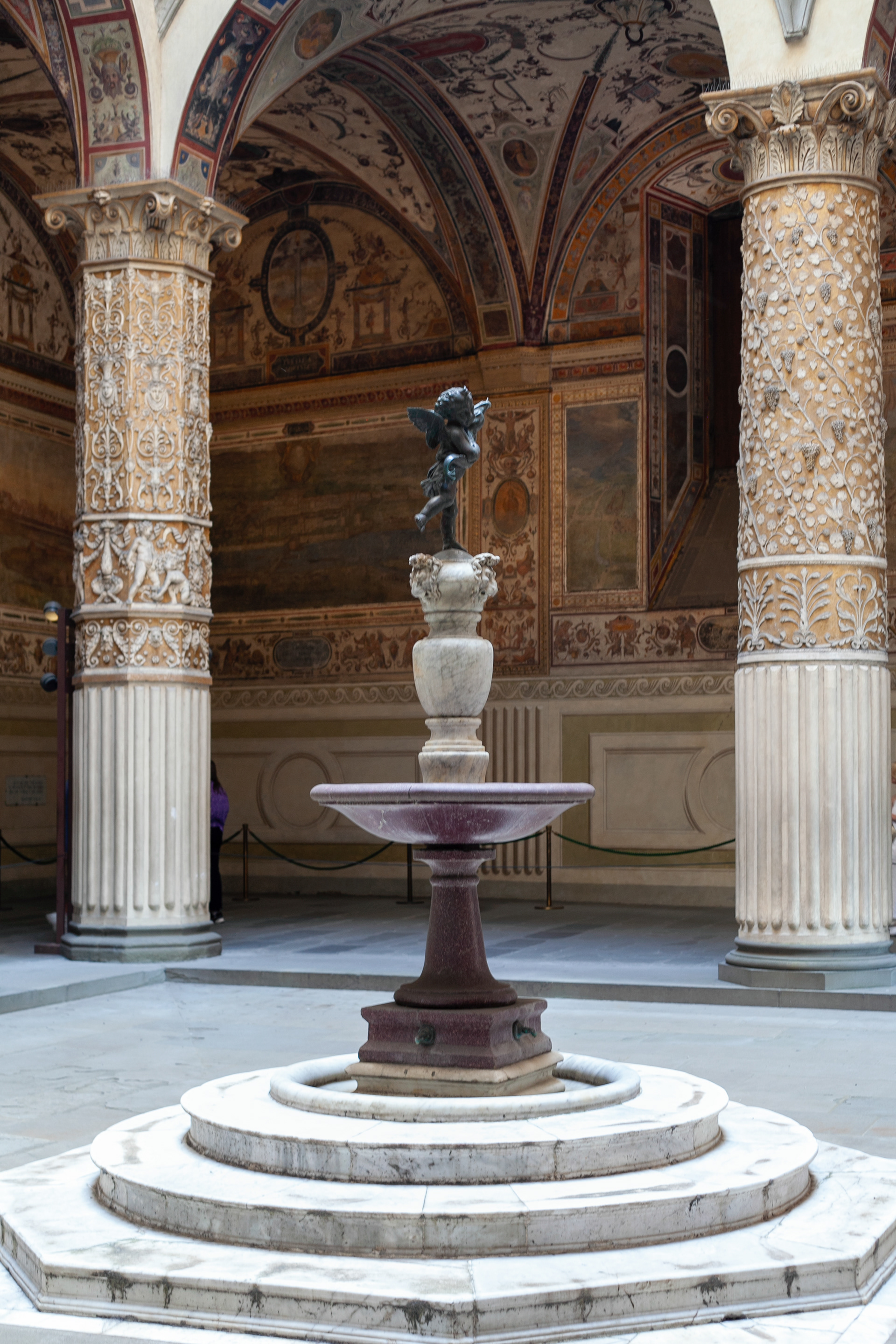 Fountain of the Putto, first courtyard 