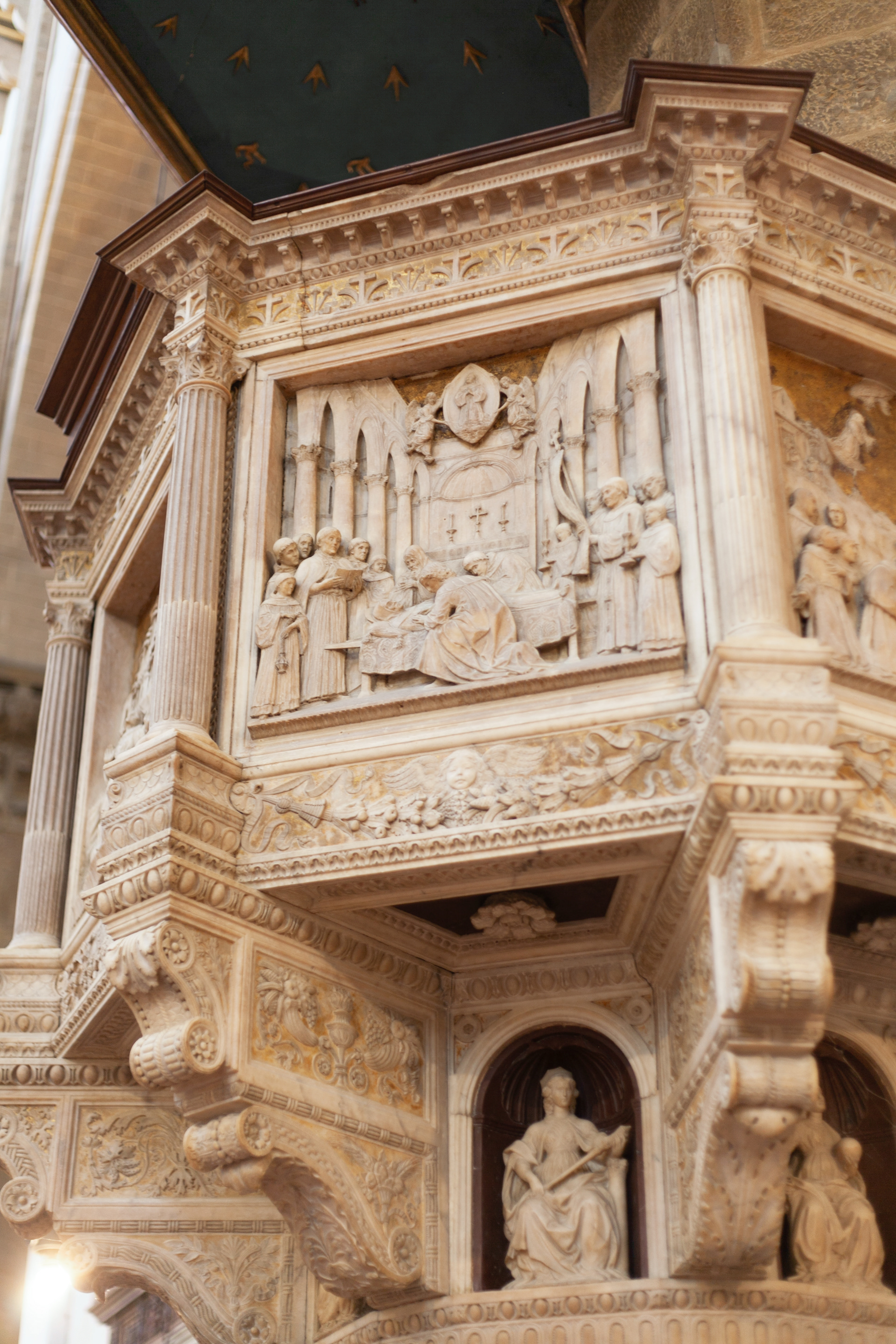 Marble pulpit, Benedetto da Maiano