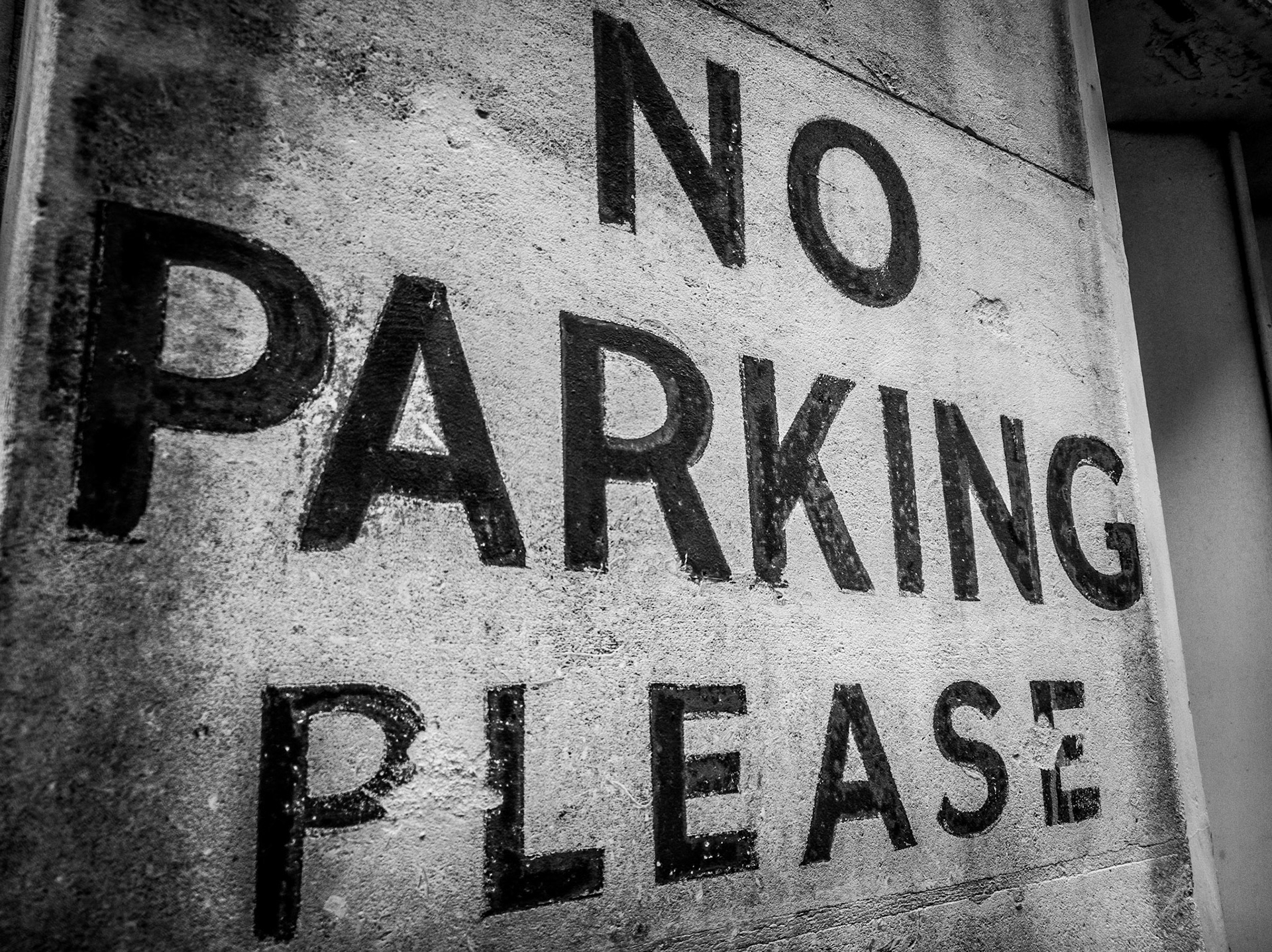 NO PARKING PLEASE