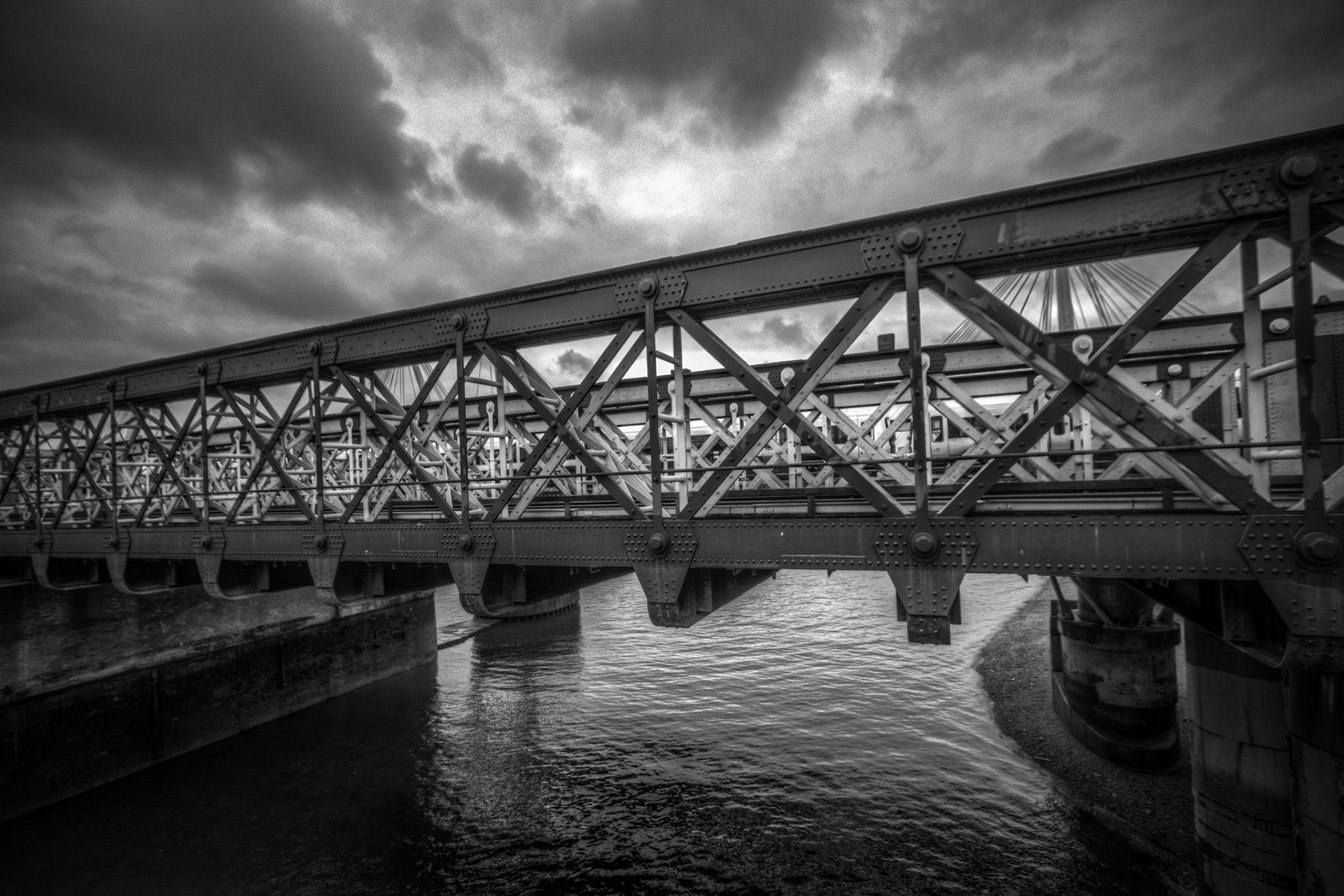 Hungerford Rail Bridge