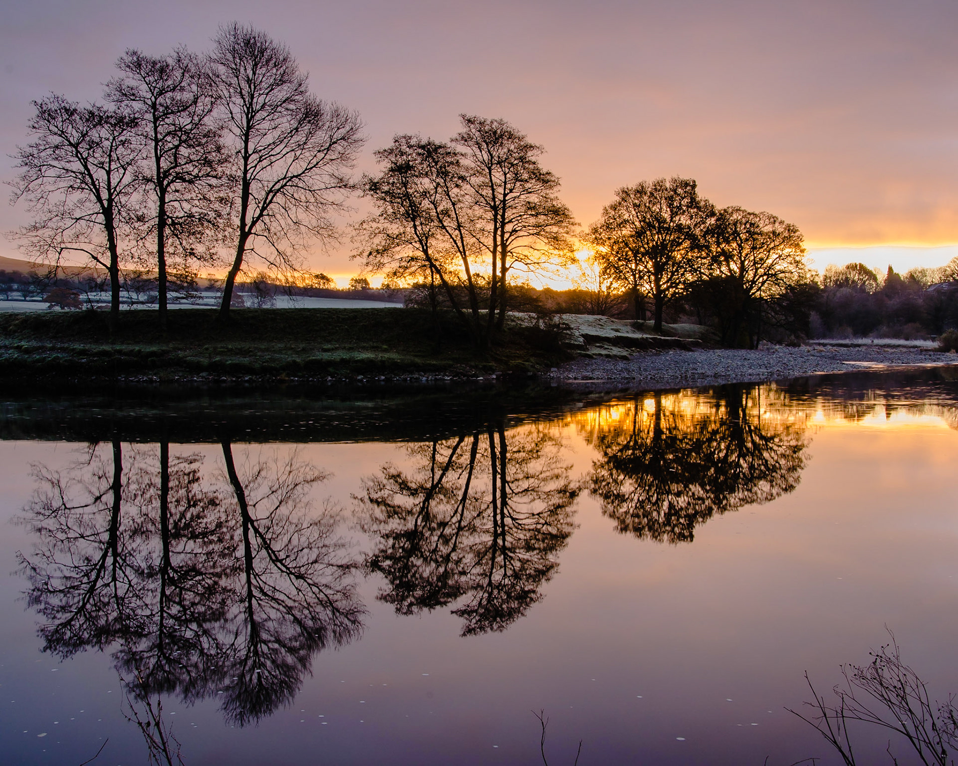 Lune Reflections