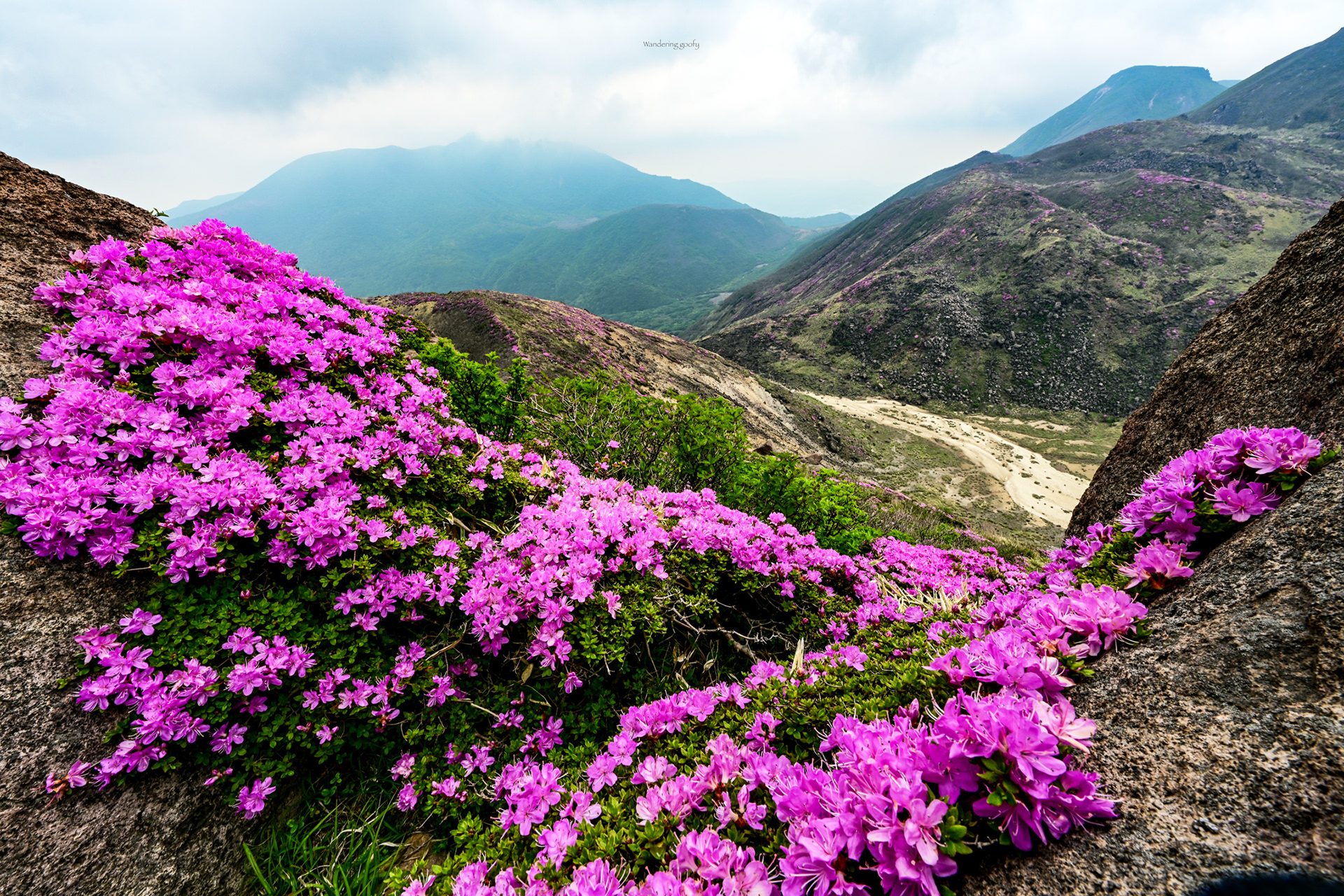三俣山西峰より