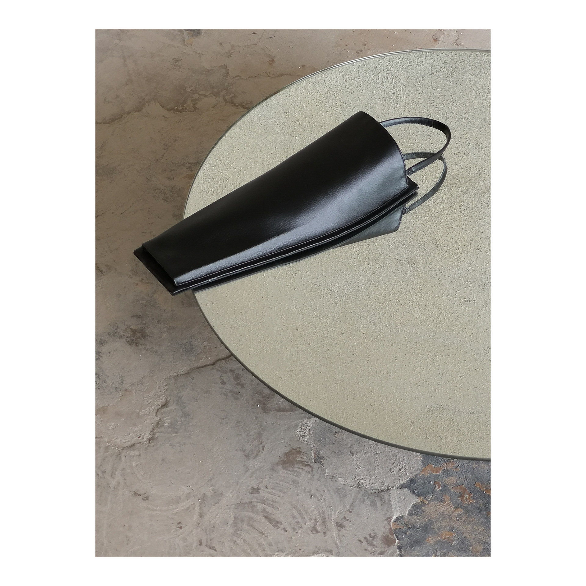 HEELLESS HIGH HEEL, 2019, 38 × 12 × 8 cm, Artificial Leather, Elastic, Rubber Sole