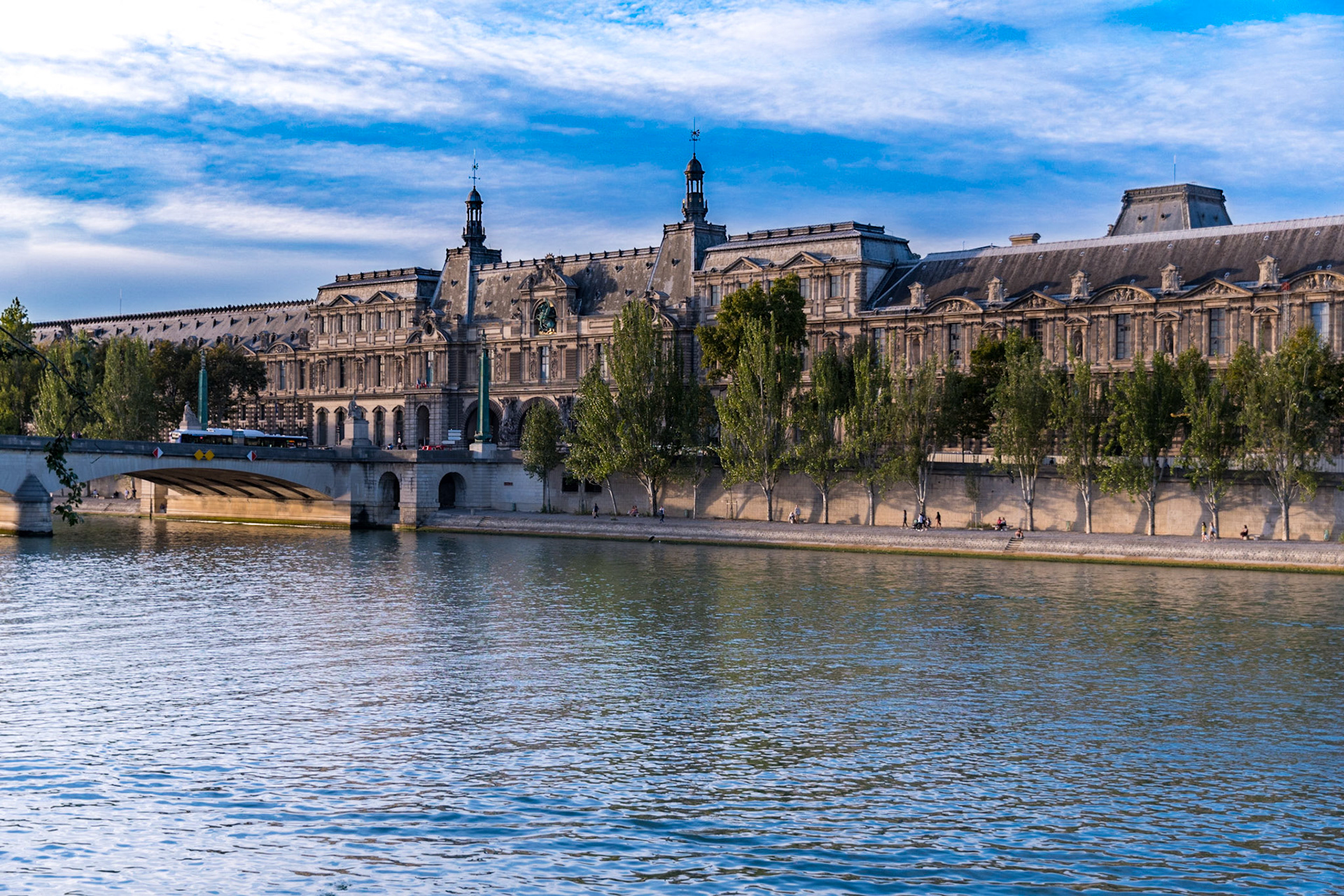 Balade près du Louvre