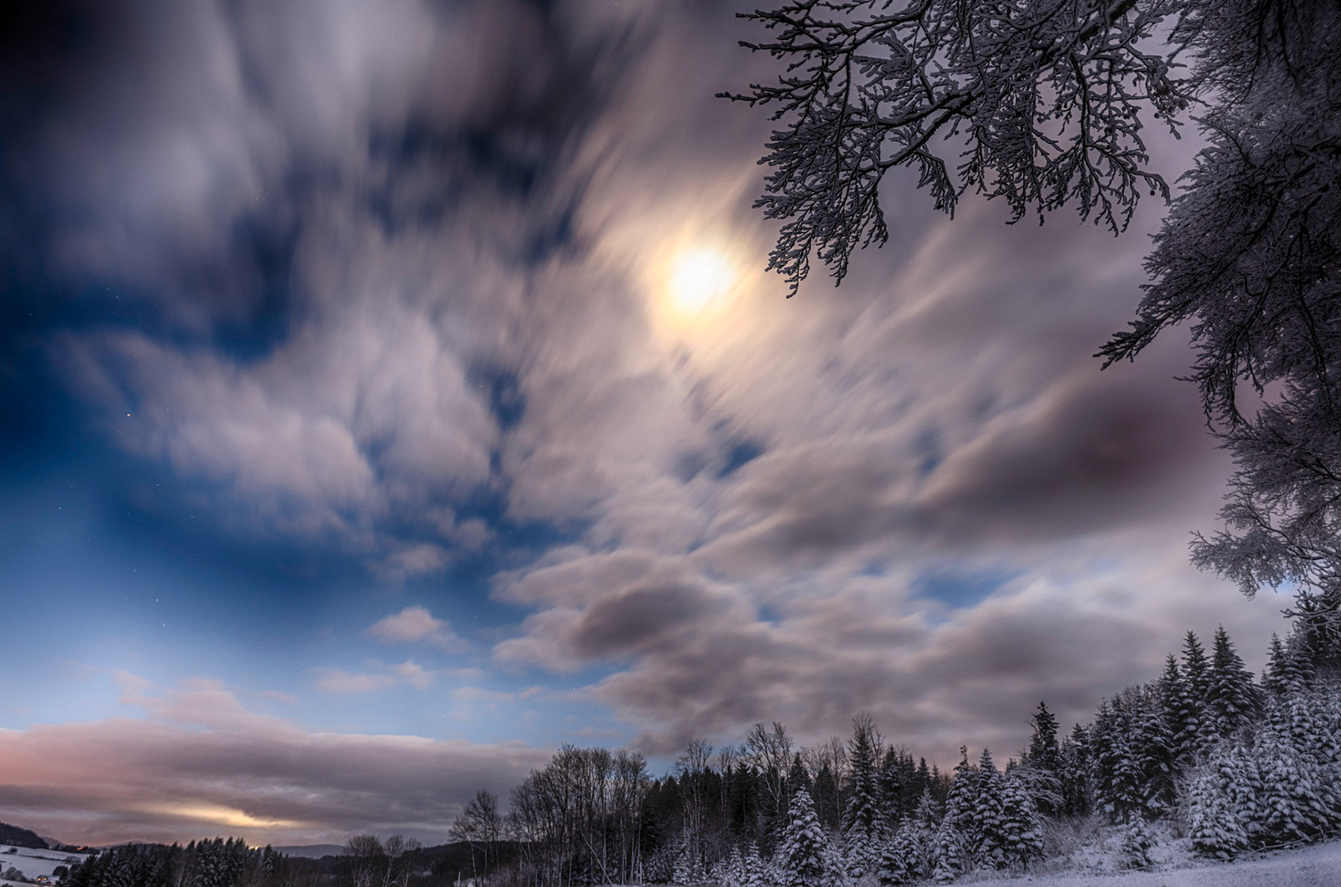 Les Vosges sous la neige au clair de lune