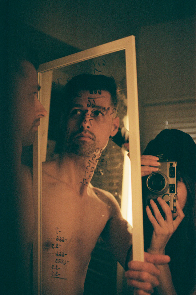 Dzesika Devic - cutting his hair