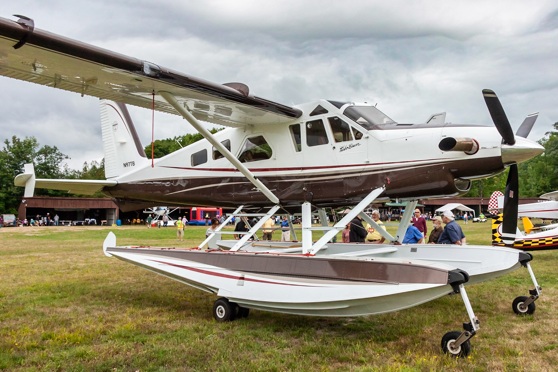 de Havilland Canada DHC-2 Turbo Beaver III (N97TB, c/n 1655TB31) at the Bowman Field (B10) fly-in on 2022-08-27.