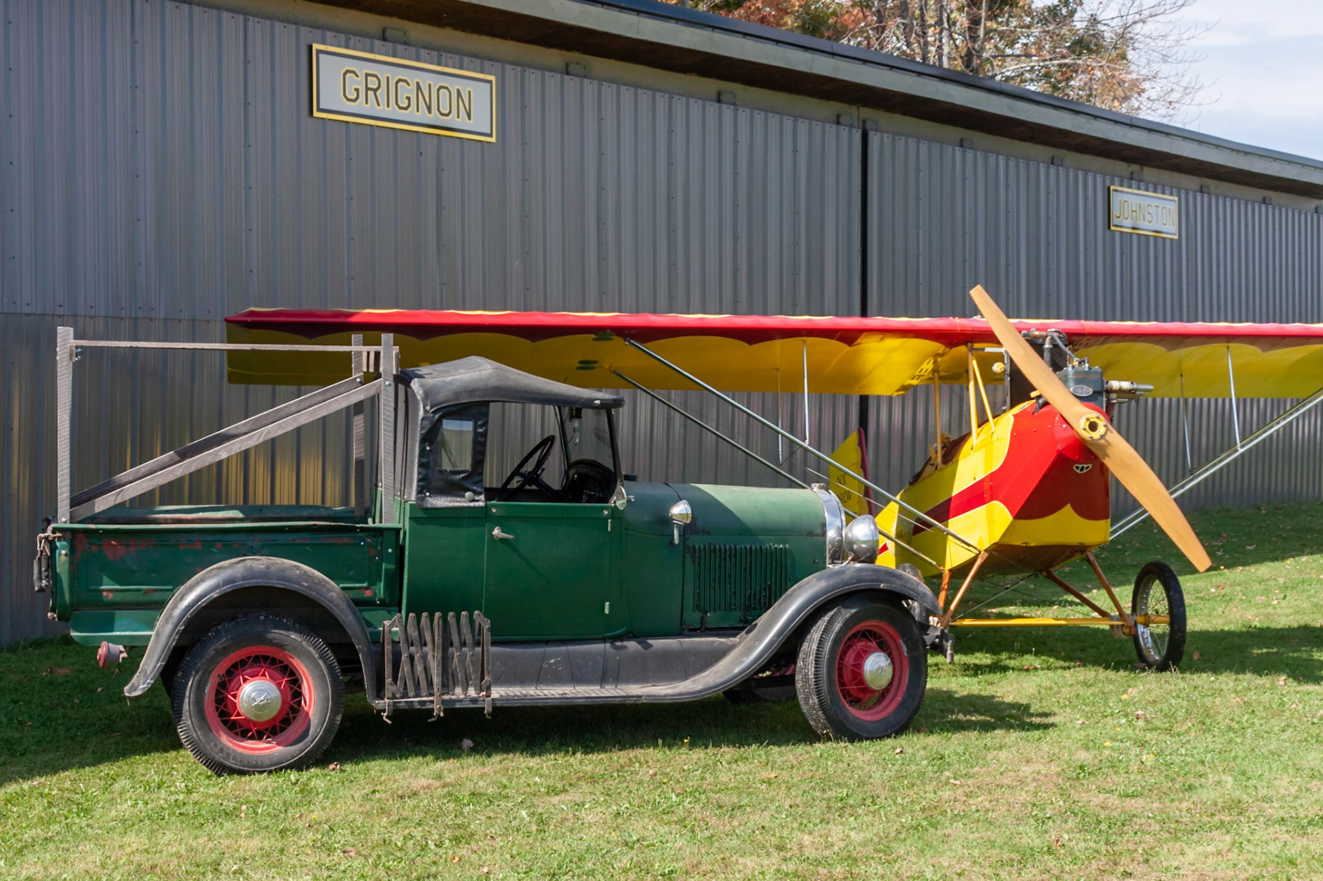 Pietenpol Air Camper (NX899LW) at the 2019 FALL-ow ME! Fly-in at Thompson Memorial Field (ME62; Pittsfield, ME) on 2019-09-28.