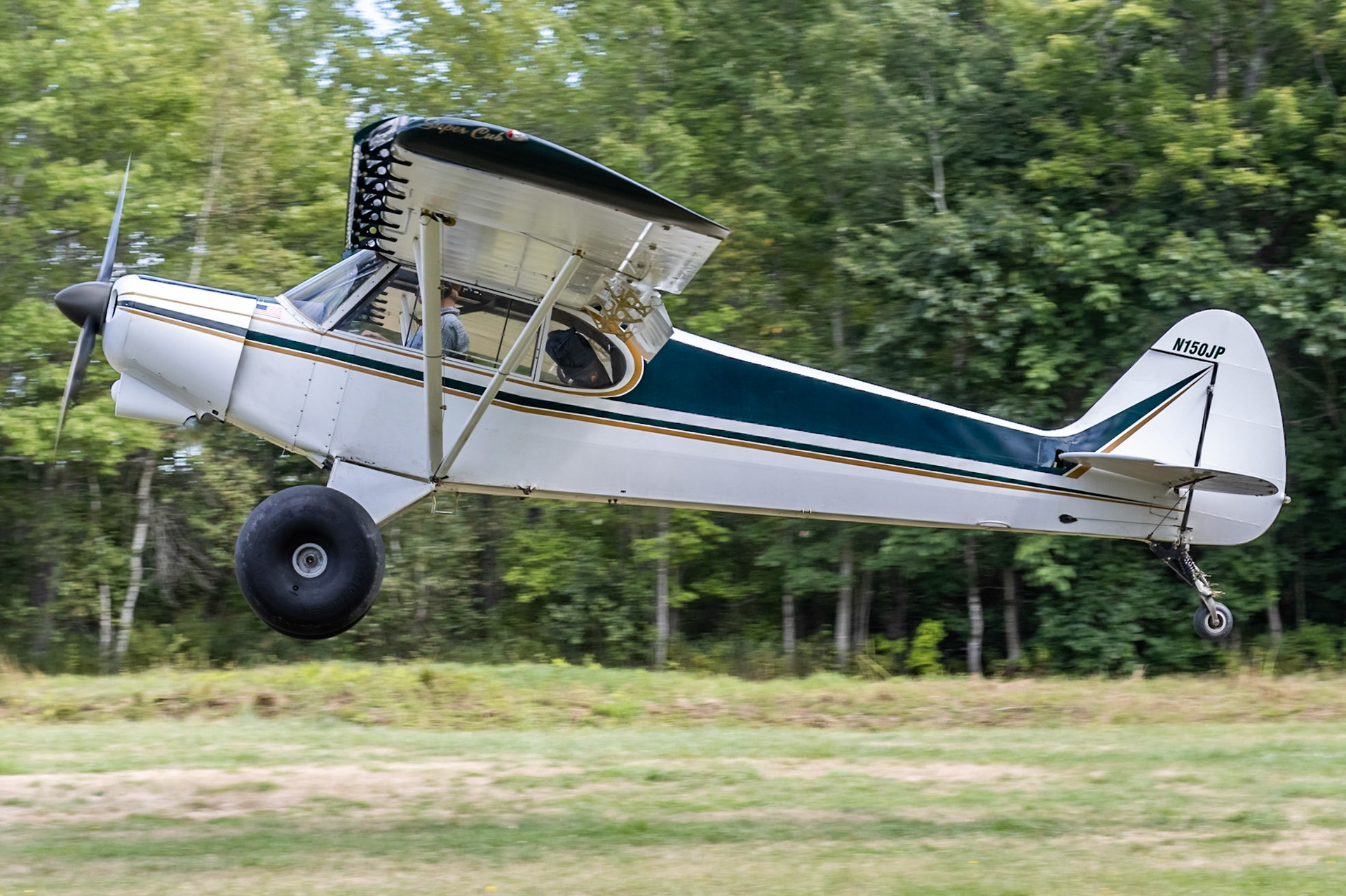 Turbine Cubs Super Cub (N150JP) at the Bowman Field (B10) fly-in on 2022-08-27. This is essentially a Piper PA-18 Super Cub replica.