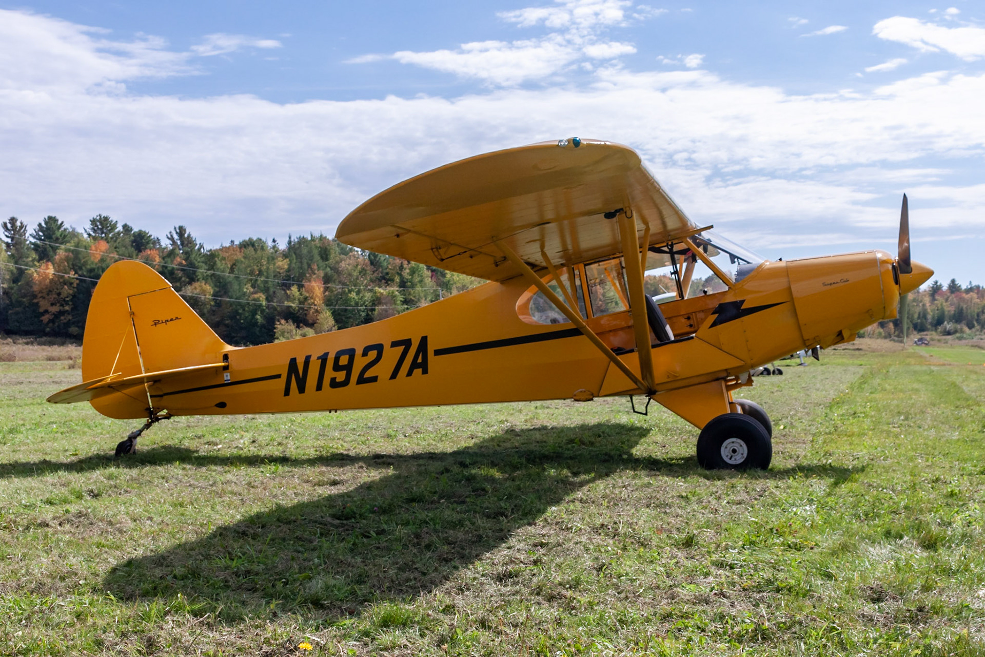 Piper PA-18A Super Cub (N1927A, c/n 18-1762) at the 2019 FALL-ow ME! Fly-in at Thompson Memorial Field (ME62; Pittsfield, ME) on 2019-09-28.