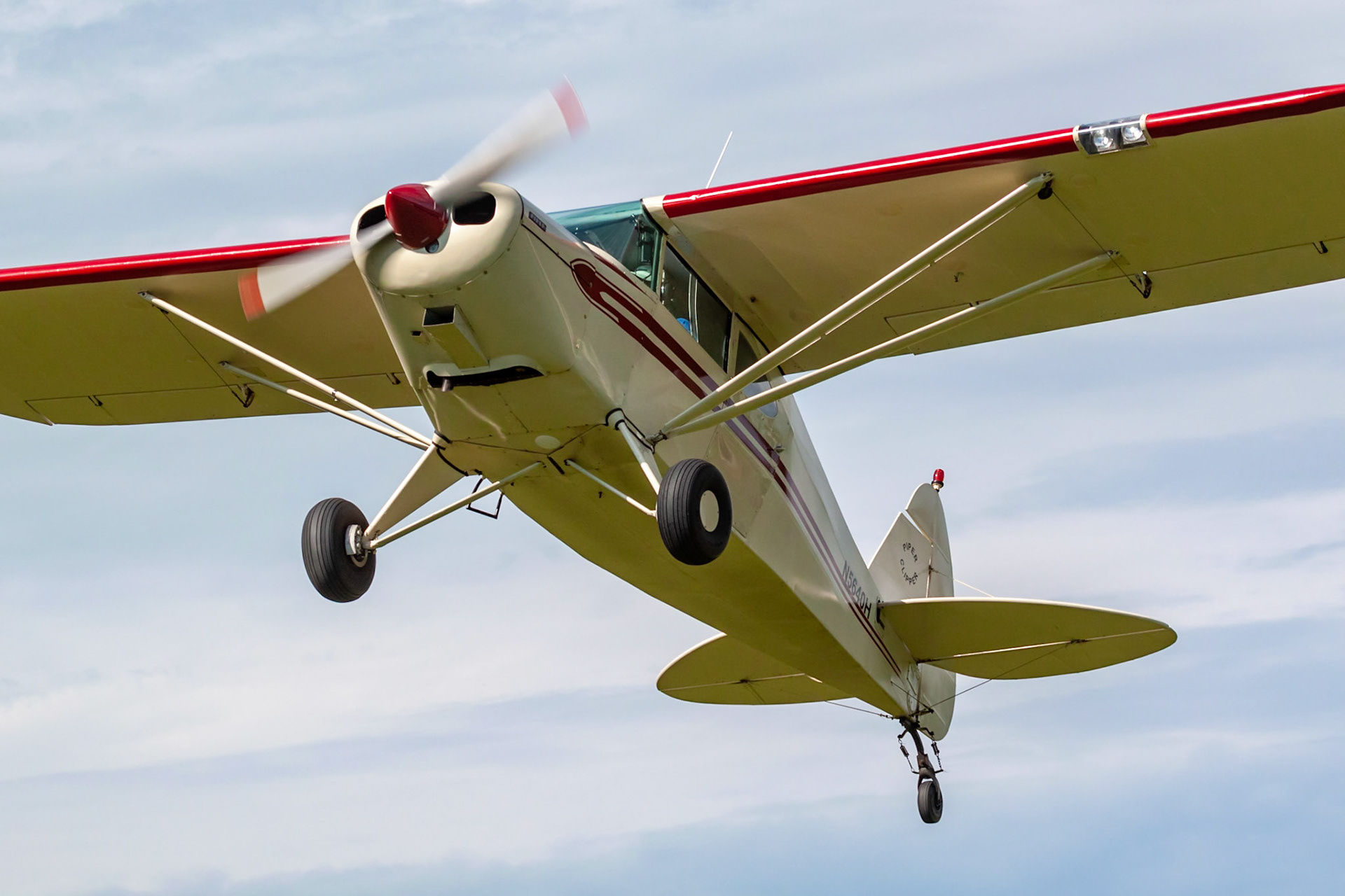 Piper PA-16 Clipper (N5640H, c/n 16-251) at the 2019 FALL-ow ME! Fly-in at Thompson Memorial Field (ME62; Pittsfield, ME) on 2019-09-28.