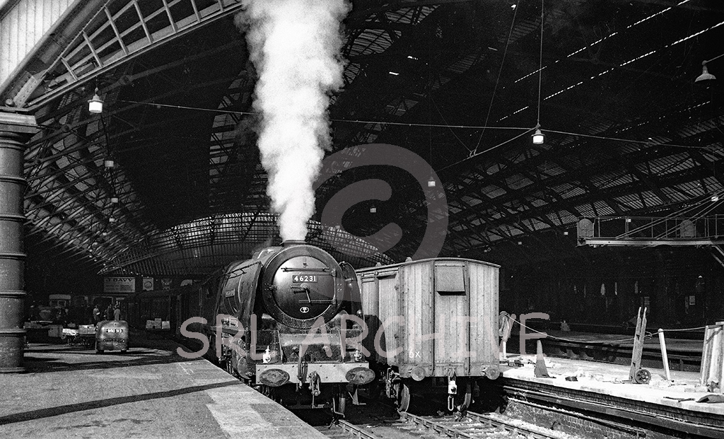 46231 Duchess of Atholl at Liverpool Lime Street station 20th September 1959 under the magnificent overall roof SRL No 728 