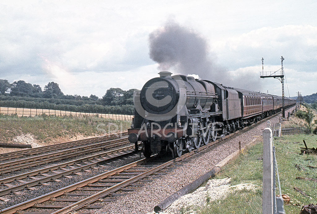 46137 'The Prince of Wale's Volunteers South Lancashire' at Berkhampstead 25th August 1962 SRL No 921 