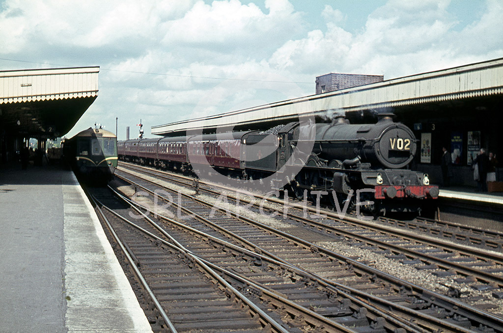 6015 'King Richard III' at Leamington station on the 6.30 Birkenhead-Paddington 20th July 1962 SRL No 569 