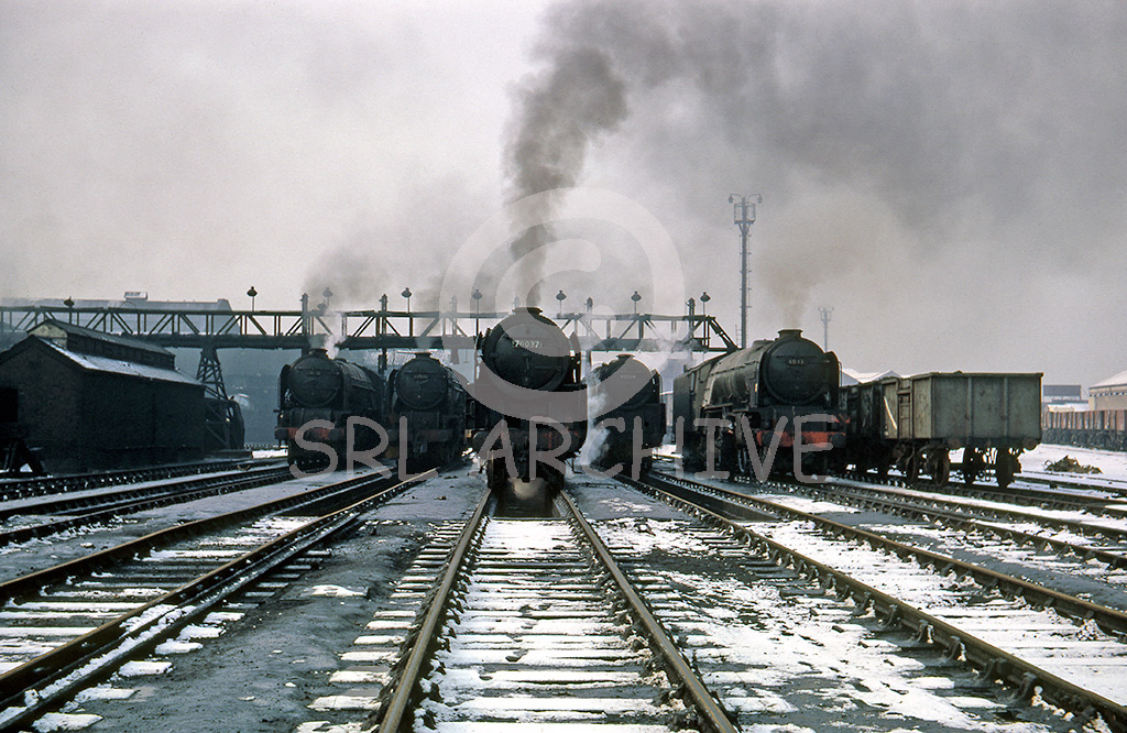 60533 'Happy Knight' in the yard at Top Shed winter 1962 with Britannia 70037 'Hereward the Wake' 9F 92034 A1 60131 'Osprey' C.G.Parsons(USA photographer) SRL No 31 