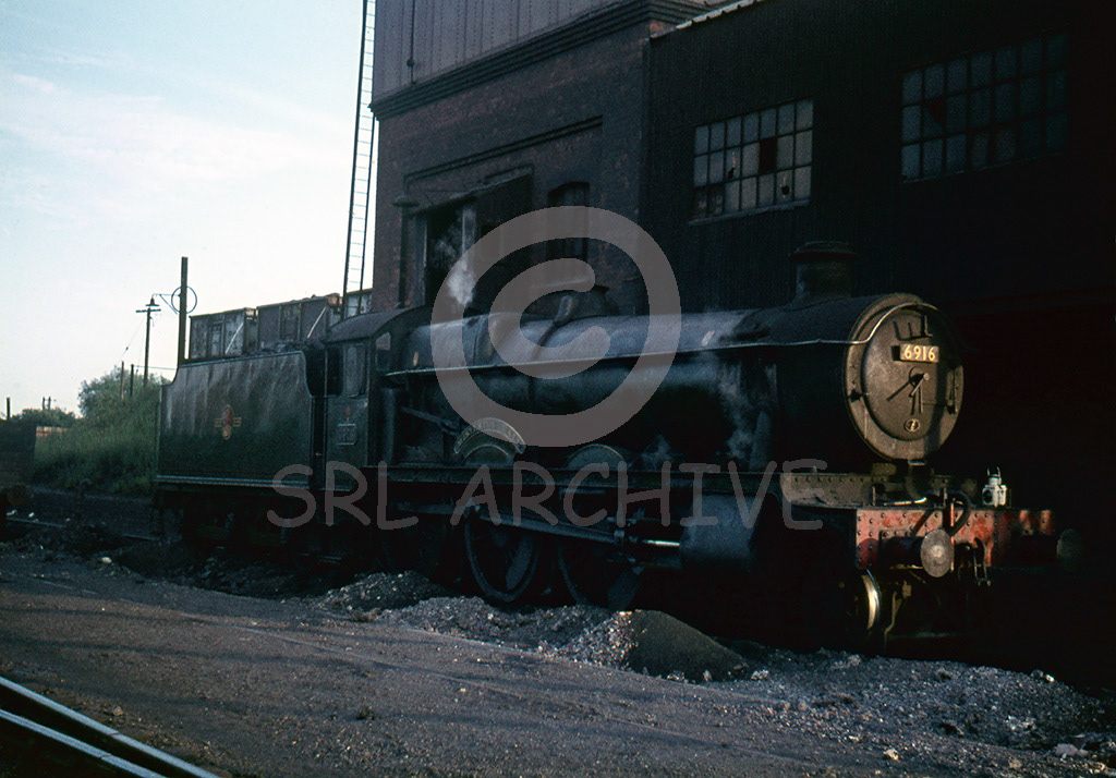 6916 'Misterton Hall' at Banbury 15th July 1964 SRL No 179 