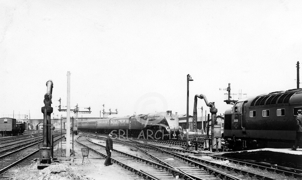 60034 'Lord Faringdon' arrives at Peterborough north station June 1963 Malcolm Castledine/SRL No 1059-6 