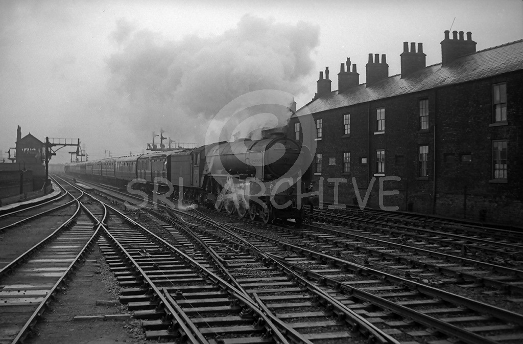 60128 'Bongrace' around 1955 passing Carters Row at Darlington heading south SRL No 109 