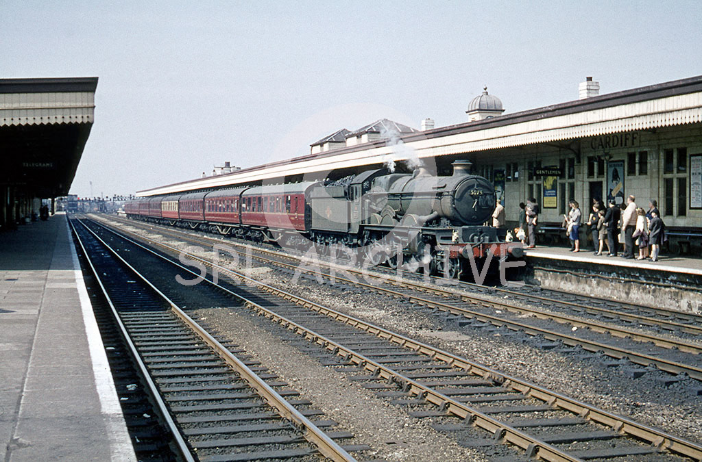 5075 'Wellington' waiting to depart from Cardiff General station in 1962 with what looks like an inter-regional train SRL No 567 