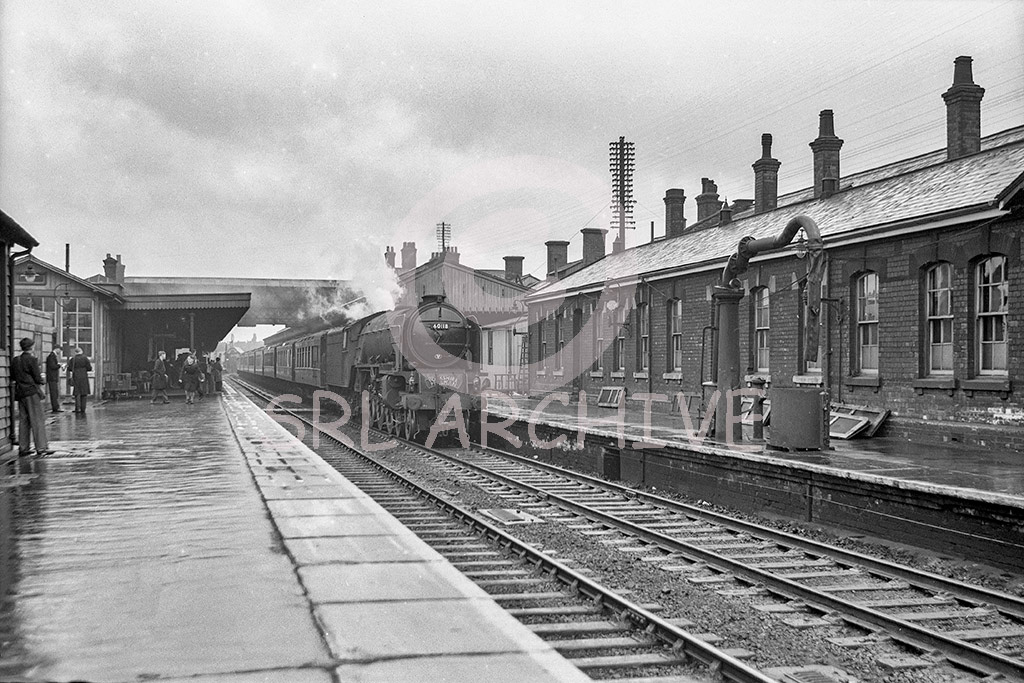 60118 'Archibald Sturrock' with the up Yorkshire Pullman at Grantham in 1960 SRL No 60 