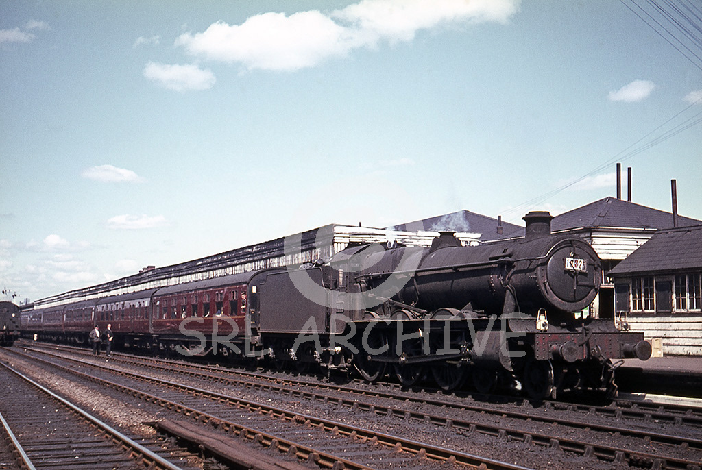 5961 'Toynbee Hall' at Oxford with an up inter-regional express 7th August 1965 SRL No 843 
