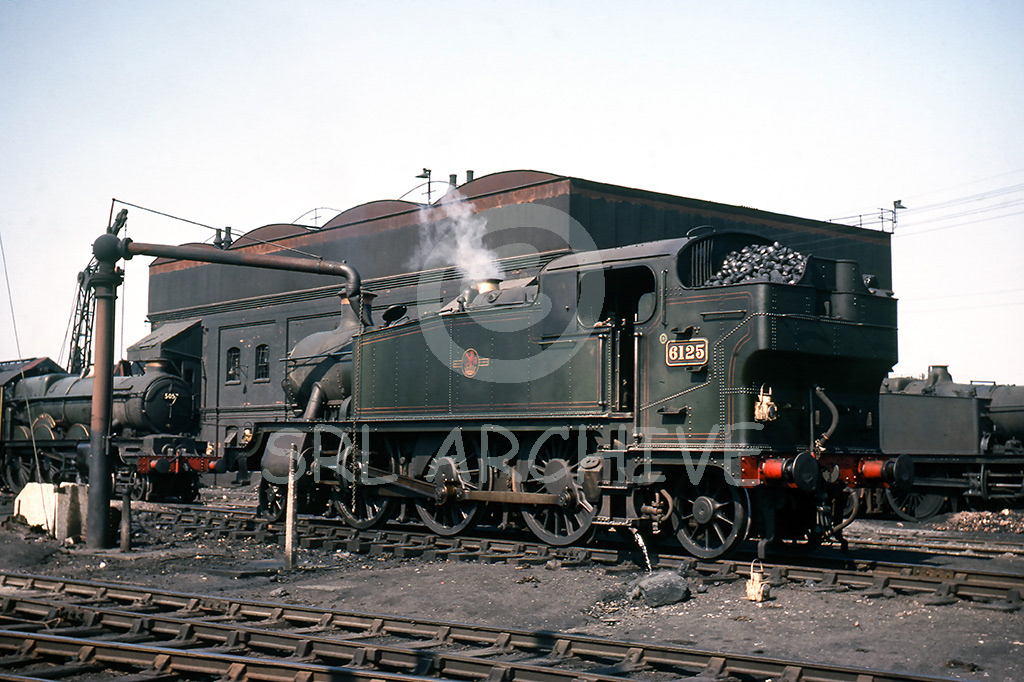 5057 'Earl Waldegrave' in the background with 6100 class No 6125 in the yard at Old oak Common 12th September 1963 SRL No 1139 