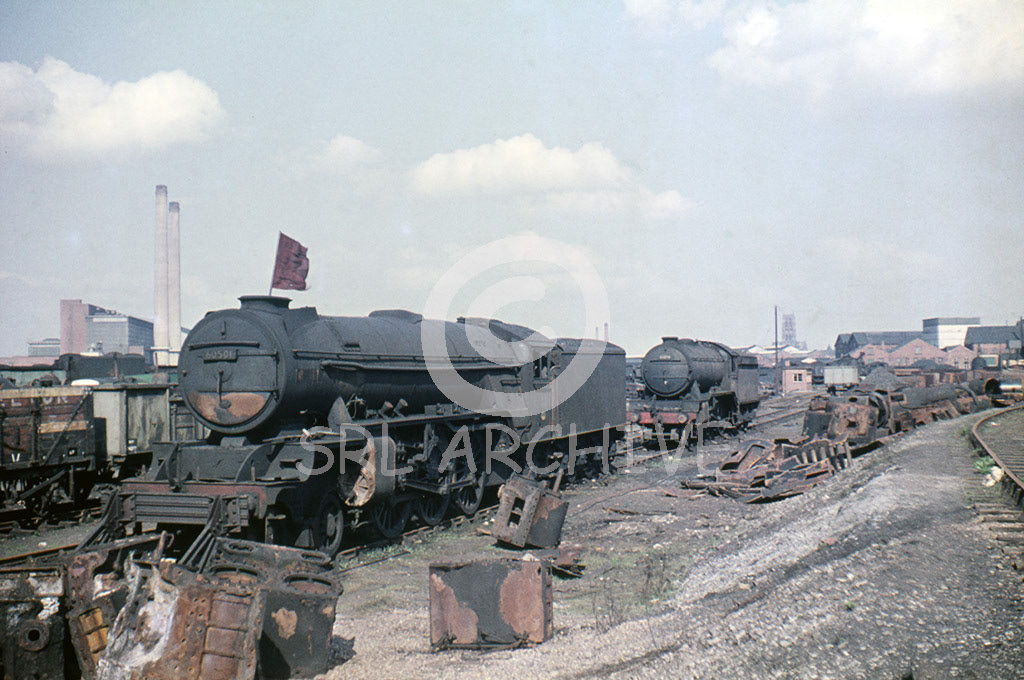 60501 'Cock O The North' rebuilt in 1944 to a A2/2 by Edward Thompson from Gresley original P2/1 Class. Seen here withdrawn at Doncaster Works in April 1960. Behind is K3 No 61836 SRL No 1047 
