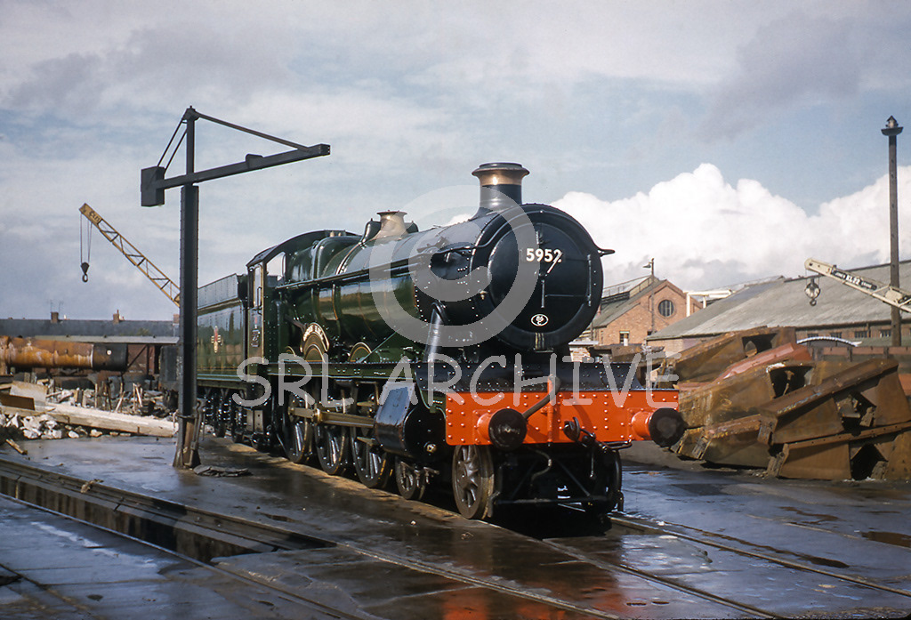 5952 'Cogan Hall' in ex-works condition at Swindon unrecorded date SRL No 1077 